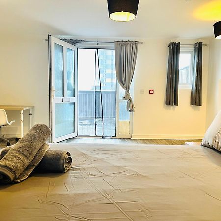 Spacious And Affordable City Center Two Beds Flat Swansea Eksteriør billede