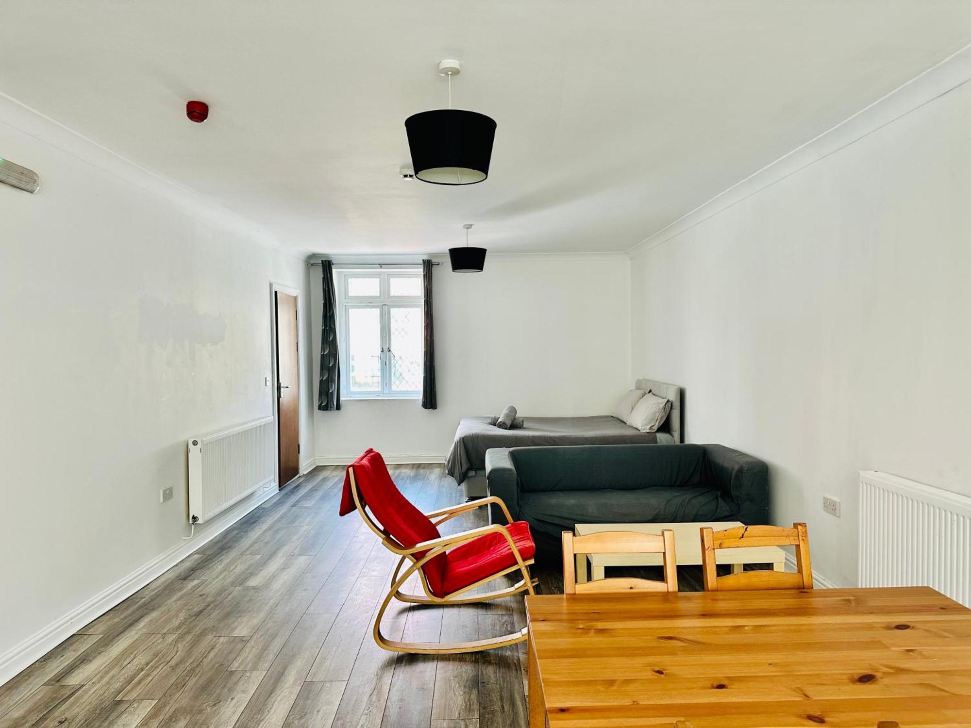 Spacious And Affordable City Center Two Beds Flat Swansea Eksteriør billede