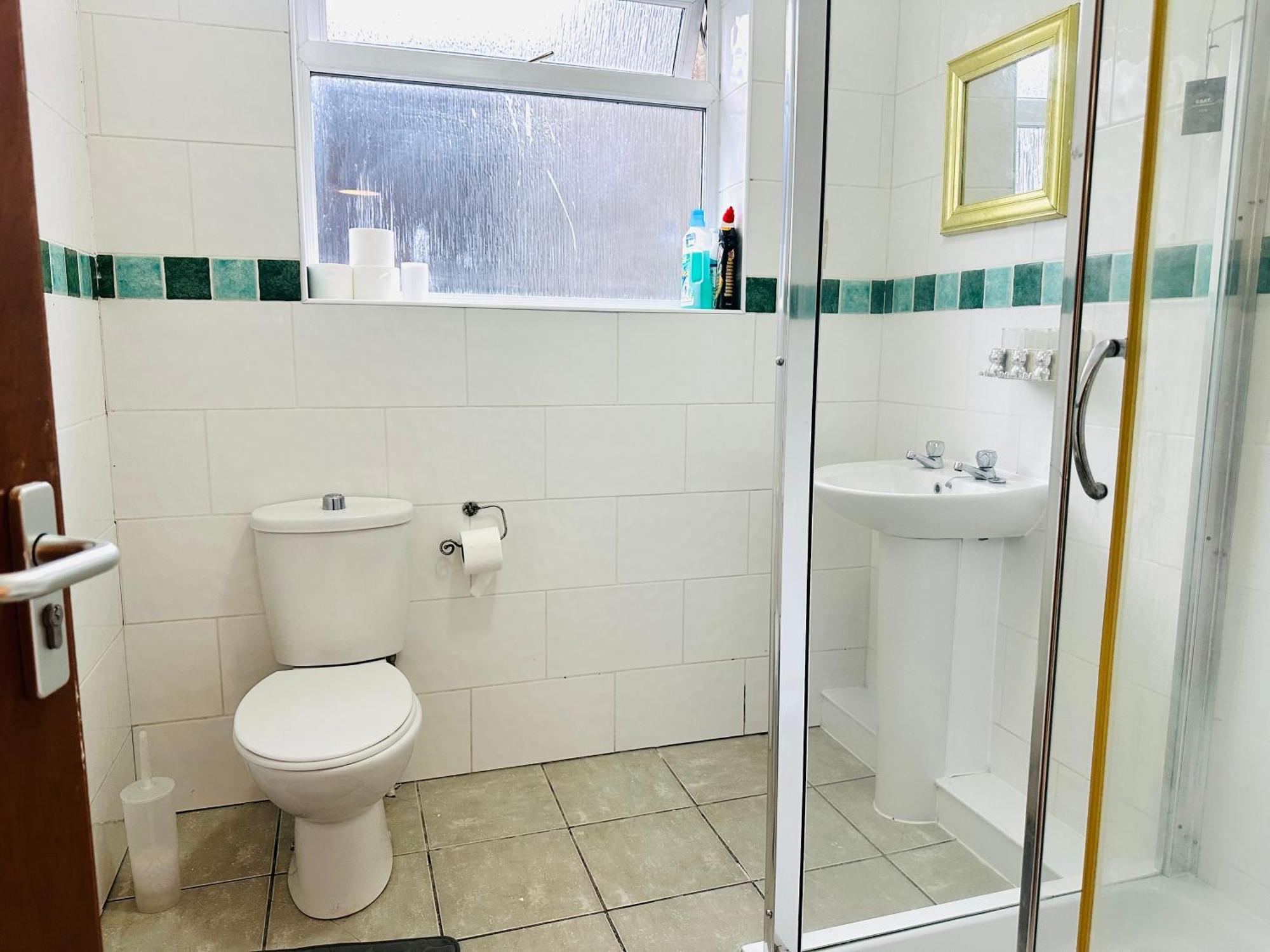 Spacious And Affordable City Center Two Beds Flat Swansea Eksteriør billede