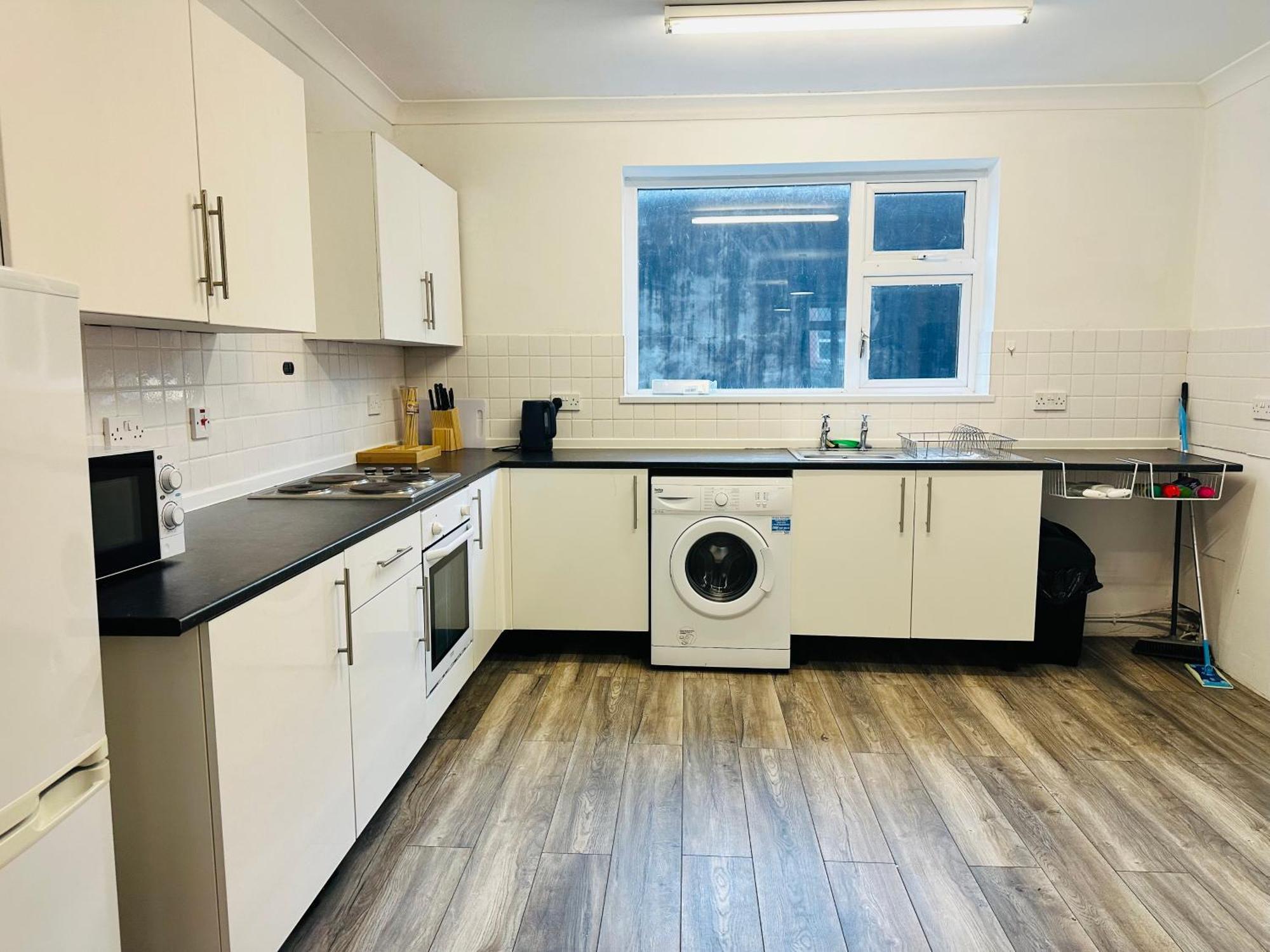 Spacious And Affordable City Center Two Beds Flat Swansea Eksteriør billede